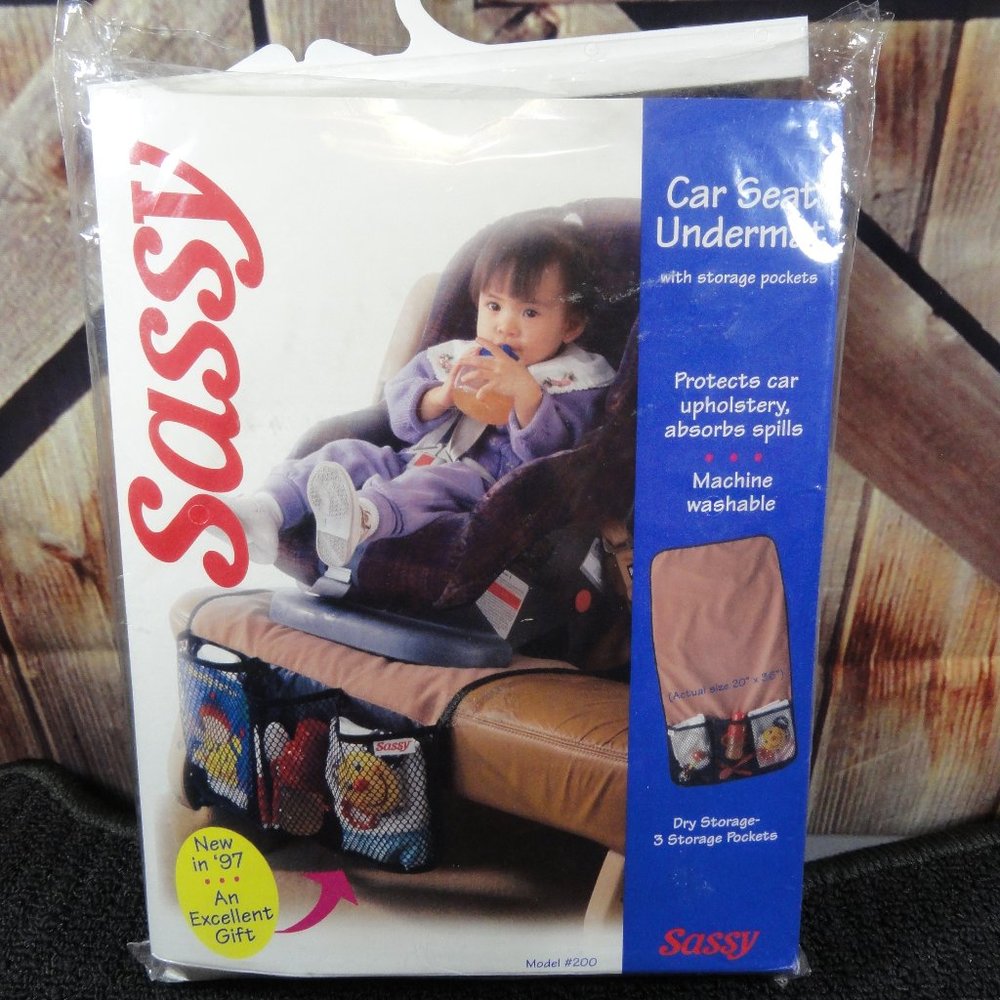 Sassy CAr Seat undermat with pockets~NOS~unsealed~machine washable~20x36